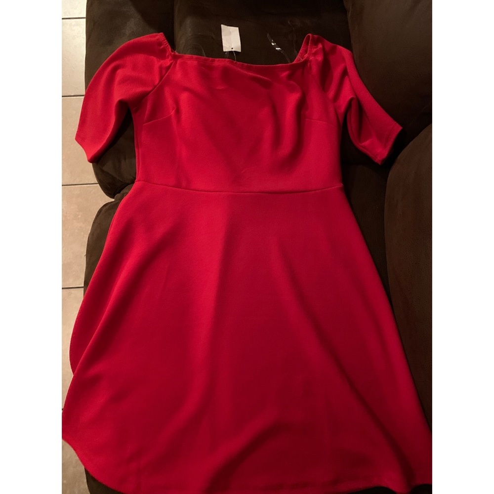 Red off shoulder quarter sleeve dress